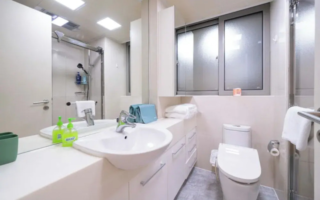 Tyms Stylish 1BR 1BA Apt Xujiahui Center