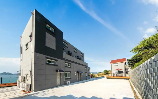 Yeosu Geumodo Gippumjoy Pension