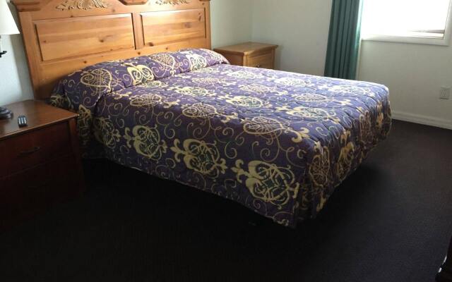Travelers Inn