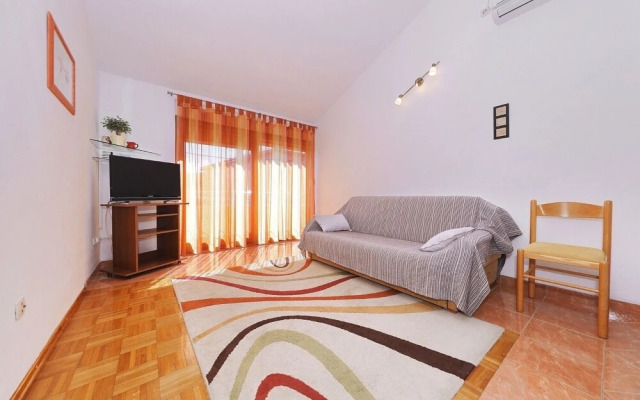 Buga - Close to the Beach & Comfortable - A1