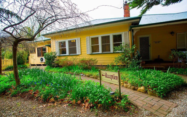 Carawatha Gardens Of Bright