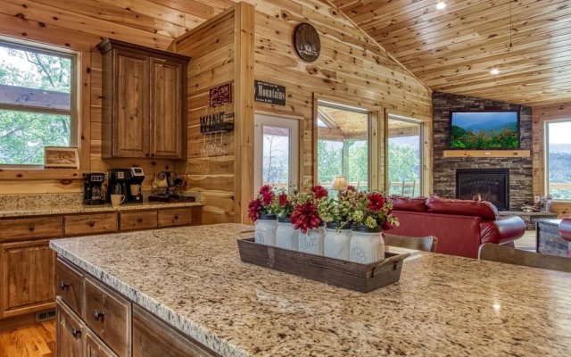 Brand NEW Build 5 Bedroom, 5 Bath With 4,000 Sq Ft With Mountain View 5 Cabin by Redawning