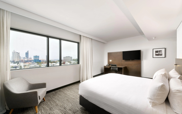 Holiday Inn West Perth by IHG – Guest Rooms – Perth