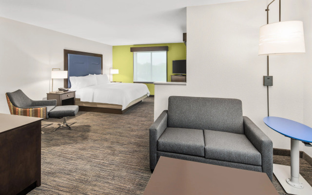 Holiday Inn Express & Suites Wilmington-Newark by IHG