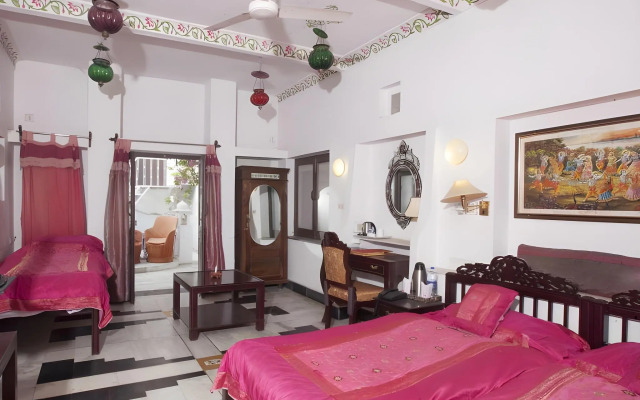 Lake Pichola Hotel