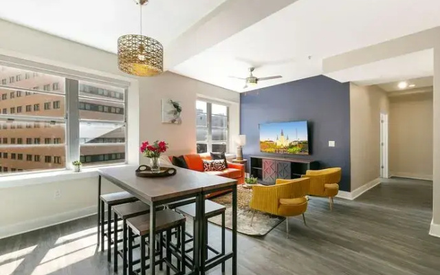 NOLA Charm Luxury 4-Bed Retreat Steps from French Quarter