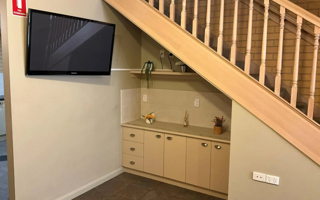 Albury Georgian Motel & Suites