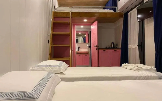 Lavira Tiny House Village