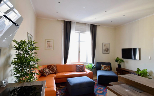 Luxury Apartment by Hi5 - Király street Suite