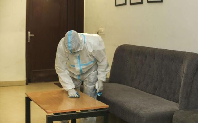 OYO 79600 The Premium Villa