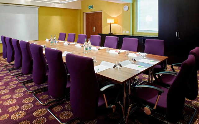 Courtyard by Marriott London Gatwick Airport