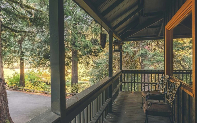 Crystal Creek Chalet