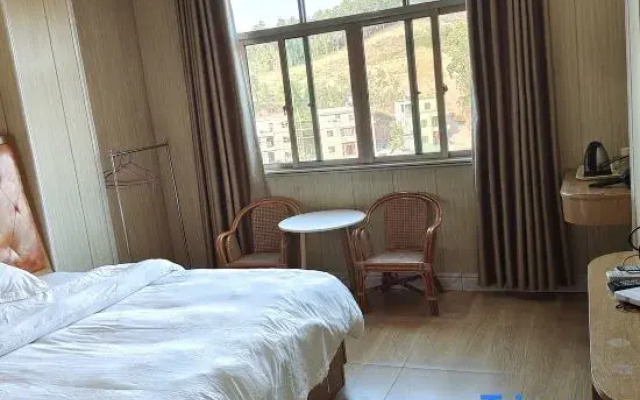 Zilong Hotel