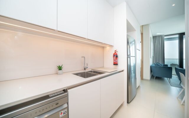 Jumeirah Gate Tower - Luton Vacation Homes