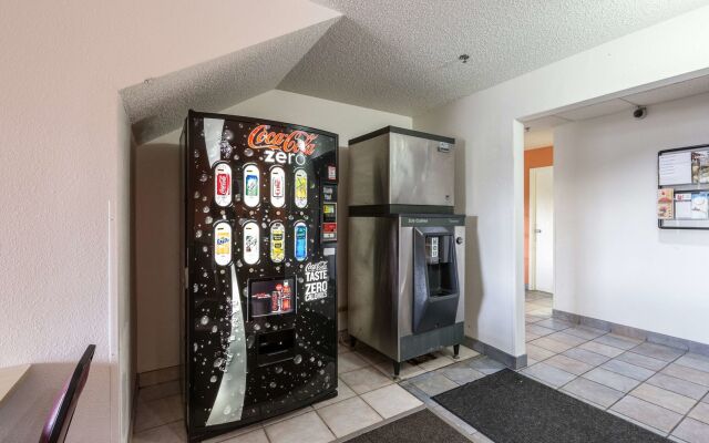 Motel 6 Waterloo, IA