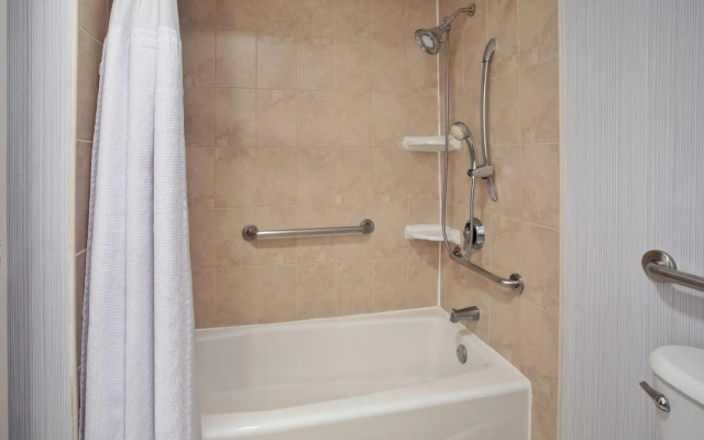 Crowne Plaza Chicago-Northbrook by IHG
