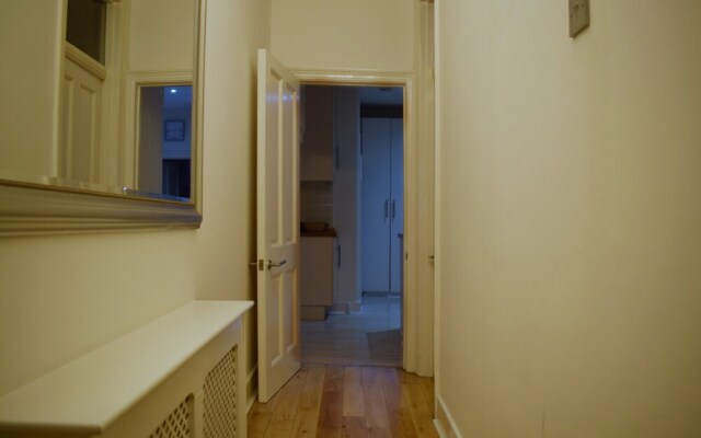 North London Spacious 2 Bedroom Apartment