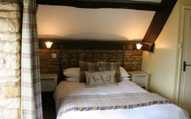 Horse & Groom - Upper Oddington