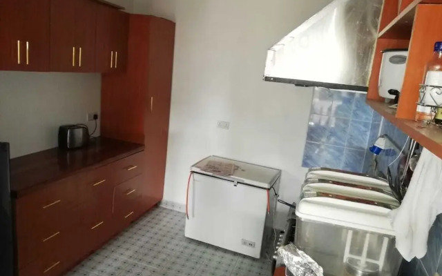 Guest House Hotel Chrisna - Hostel