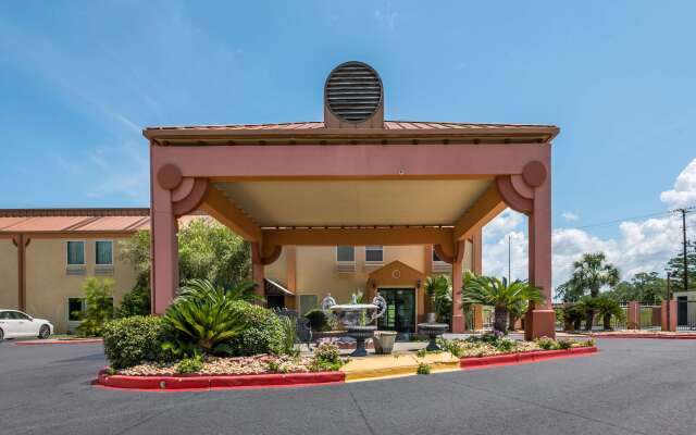 Econo Lodge Inn & Suites Diamondhead