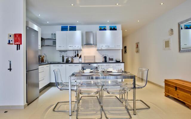 Bright and central 2 bedroom apartment in Sliema