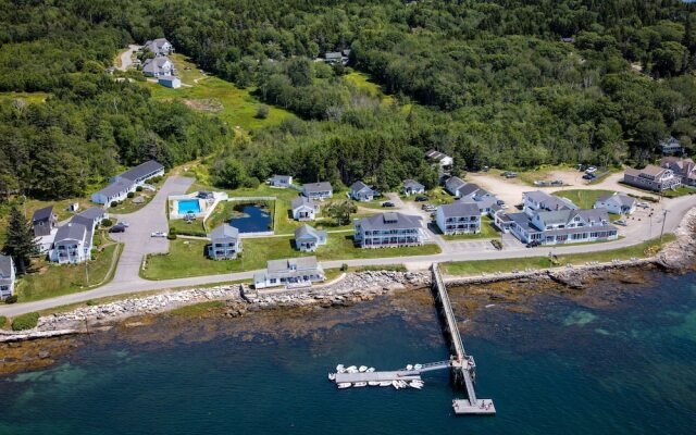 Bluebird Ocean Point Inn