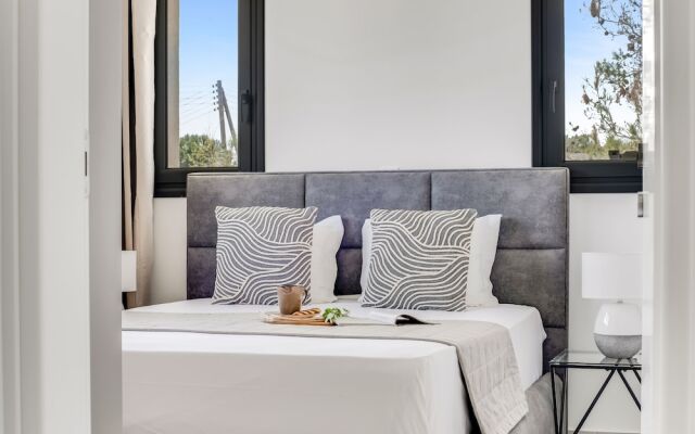 Sanders Triple - Lovely 1-bdr Apt With Balcony