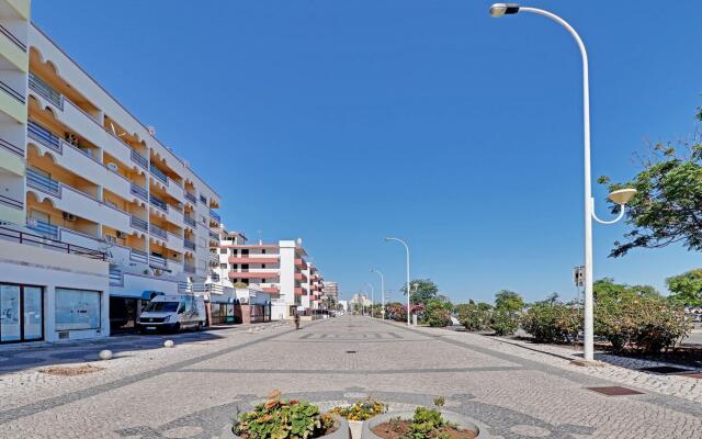 Monte Gordo Beachview 1 by Homing