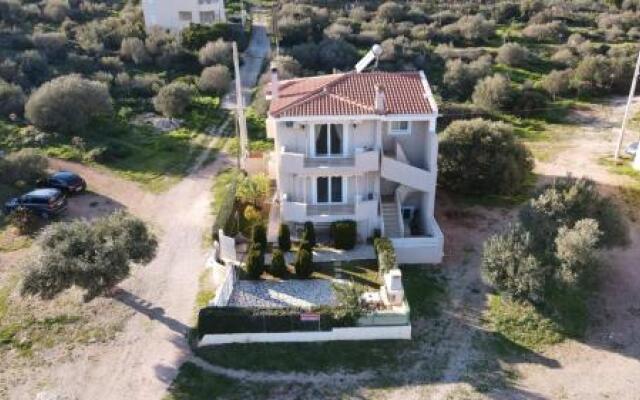 Helen's Sounio Apartments