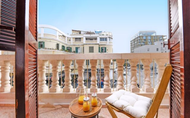 Luxury W2 Balconyparking Best Location
