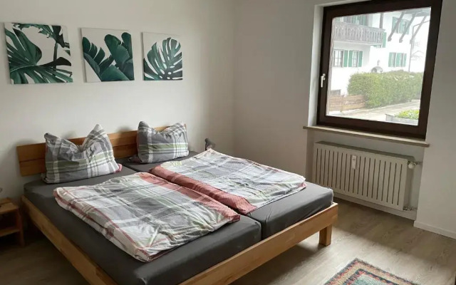 Großzügiges Domizil, 90qm, mit Terrasse, Garten und Garage