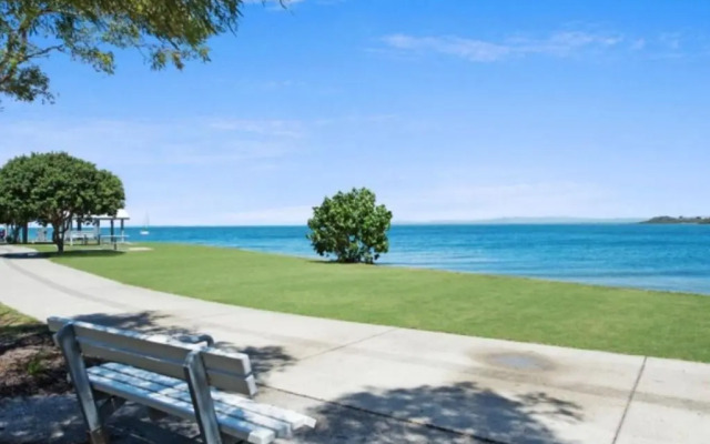 Ground floor air conditioned, fabulous waterviews overlooking Pumicestone Passage