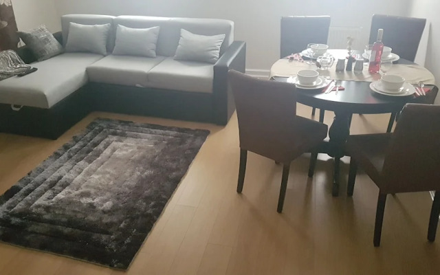 Watford Metro Apartment