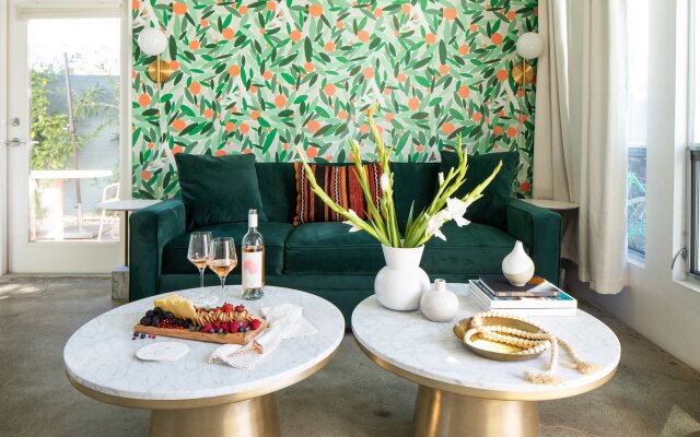 The Wesley by AvantStay – Mid-Century Modern Oasis with Pool
