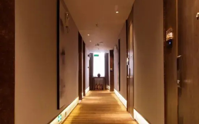 Aoyi Hotel