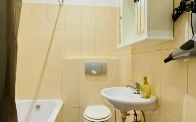 Comfortable 1BR Apartment Westbahnhof