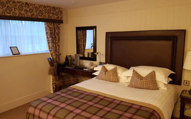 Macdonald Bear Hotel