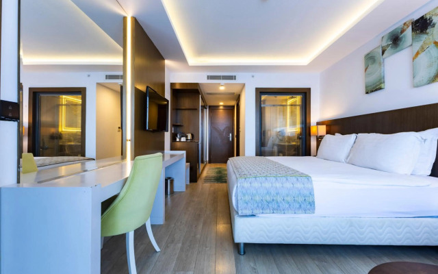 The Nowness Luxury Hotel & Spa (Adults Only 16+)