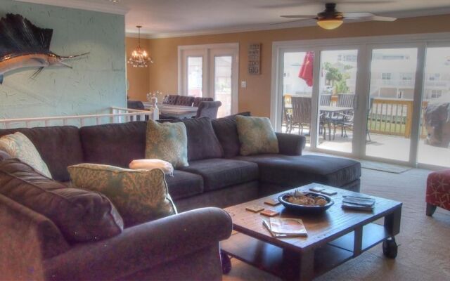 Palm Breeze - 4 Br Home