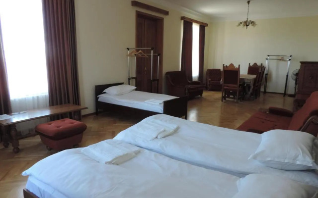 Tetriani Guesthouse