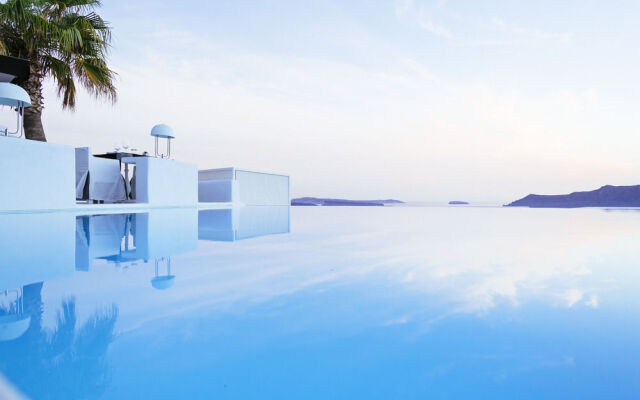 Kirini Suites & Spa Hotel