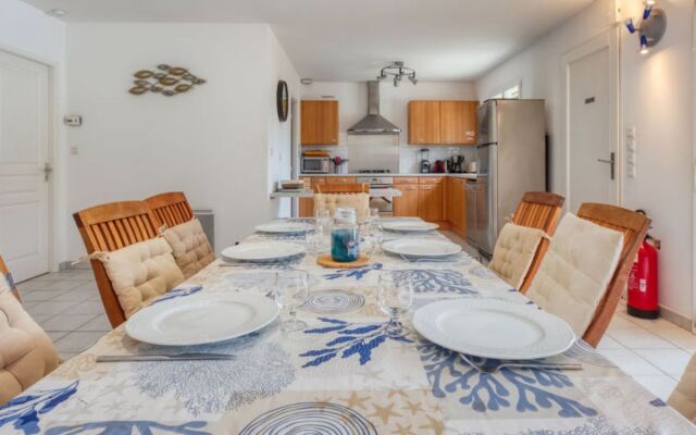 Les Acacias (MVT245)