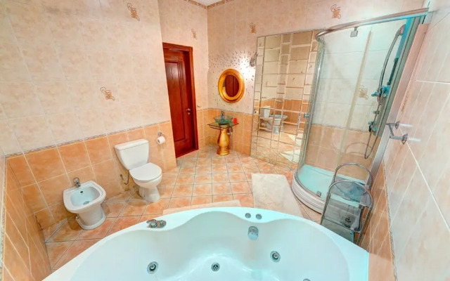 LUX Apartments Shelkovichnaya