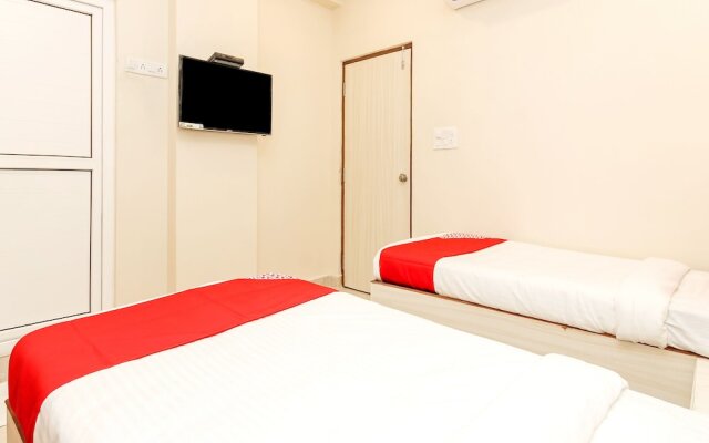 Royal Emirates Banjara by OYO Rooms