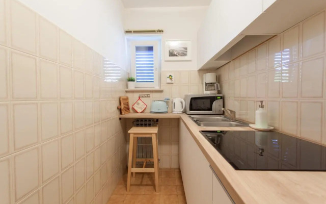 Captain's Apartment with Sea View