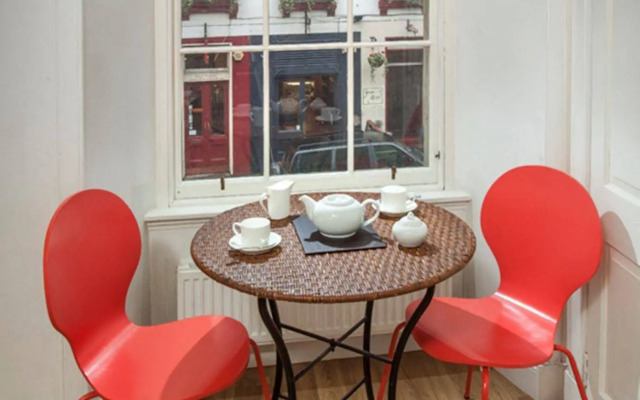 St. Giles Apartment