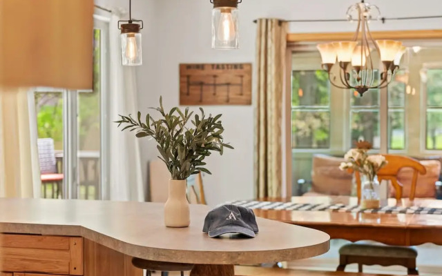 Mountain Hideout by Avantstay Game Room Deck