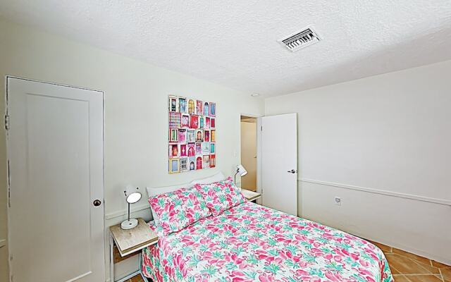 New Listing! Movie Colony Oasis W/ Pool & Spa 3 Bedroom Home