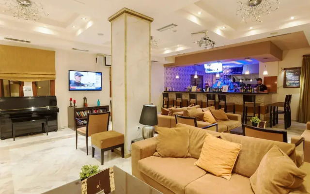 Venus Hotel & Suites