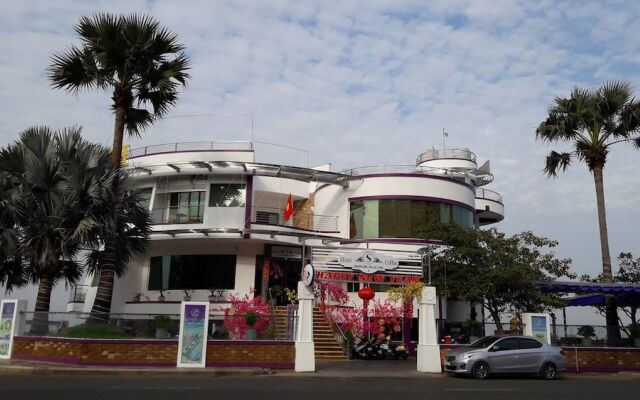 Sai Gon Silicon Hotel & Coffee